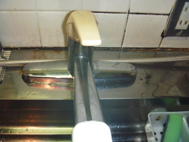 千葉県　キッチン水栓水漏れ